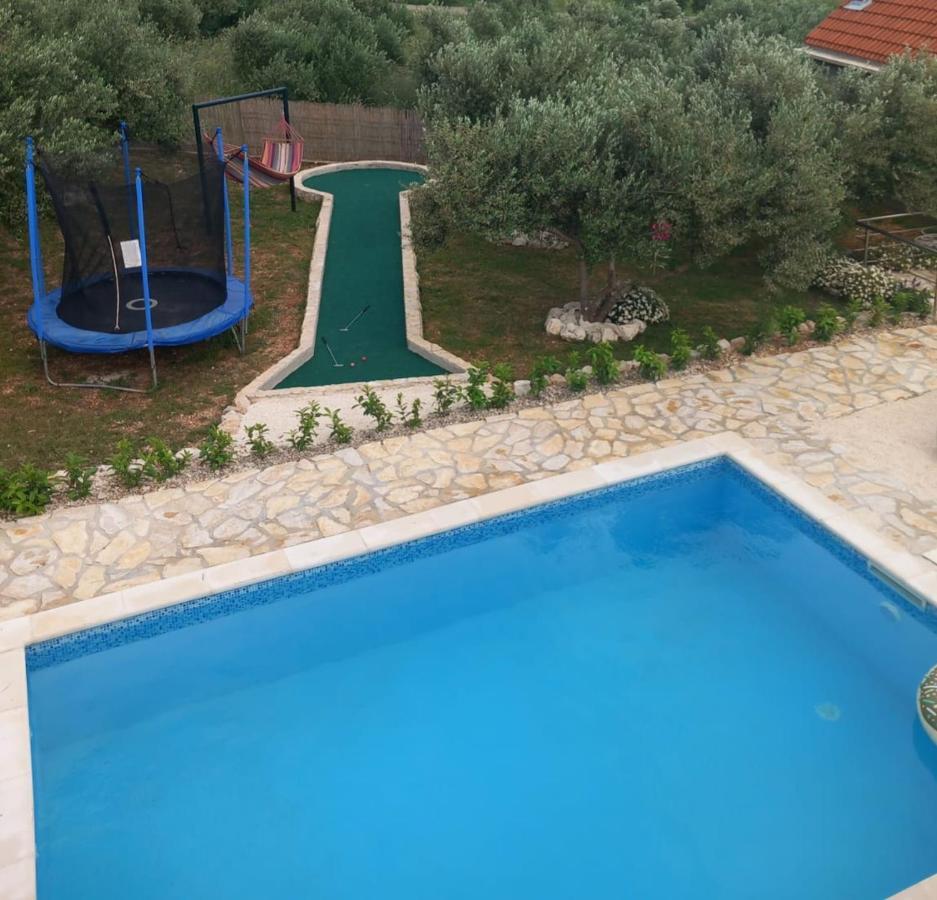 Holiday House M&A&K With Swimming Pool Kaštel Štafilić Esterno foto